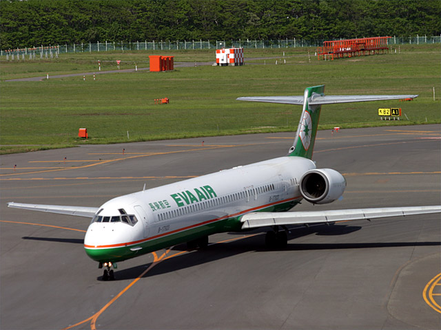 EVA - McDonnell Douglas MD-90-30