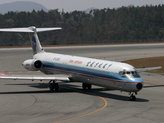 CBF - McDonnell Douglas MD-82(B-2126)