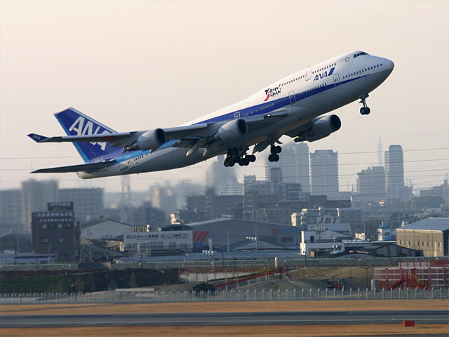 ANA - Boeing 747-400