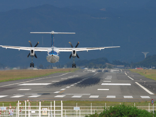 ANA - Bombardier DHC-8-Q400