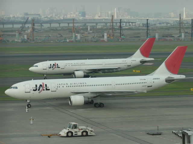 JAL - A300-600R(JA8564)<br>JAL - A300-600R(JA8558)