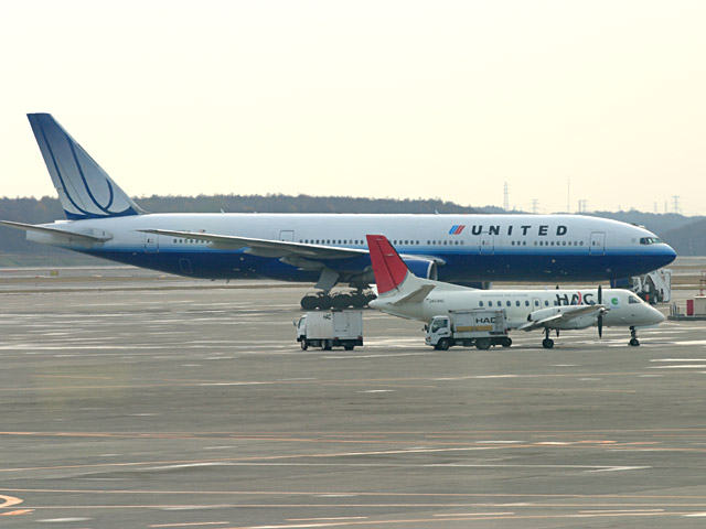 NTH - Saab340B<br>UAL - Boeing 777-200ER