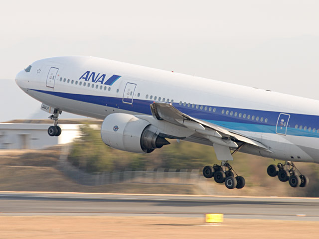 ANA - Boeing 777-200