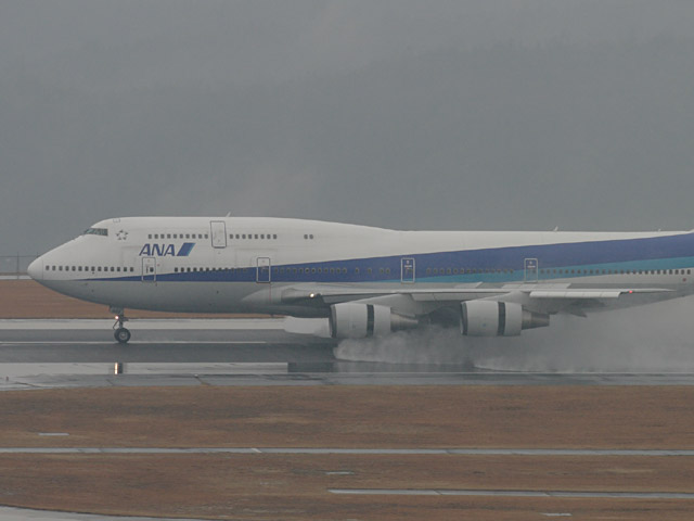 ANA - Boeing 747-400D(JA8961)