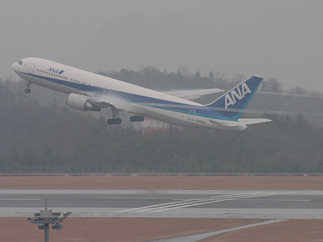 ANA - Boeing 767-300(JA8568)