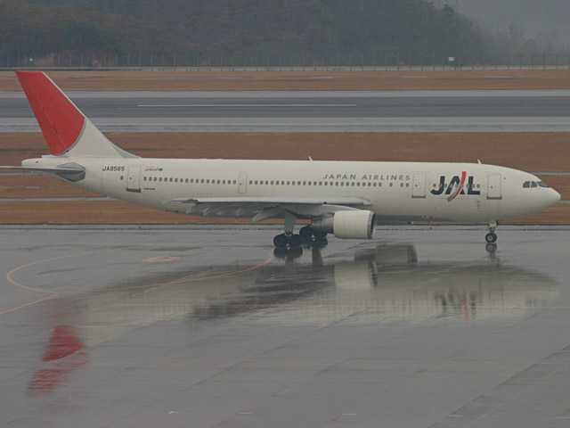 JAL - Airbus A300-600R(JA8565)