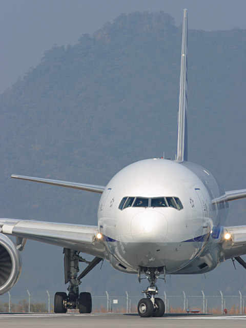 ANA - Boeing 777-200(JA703A)