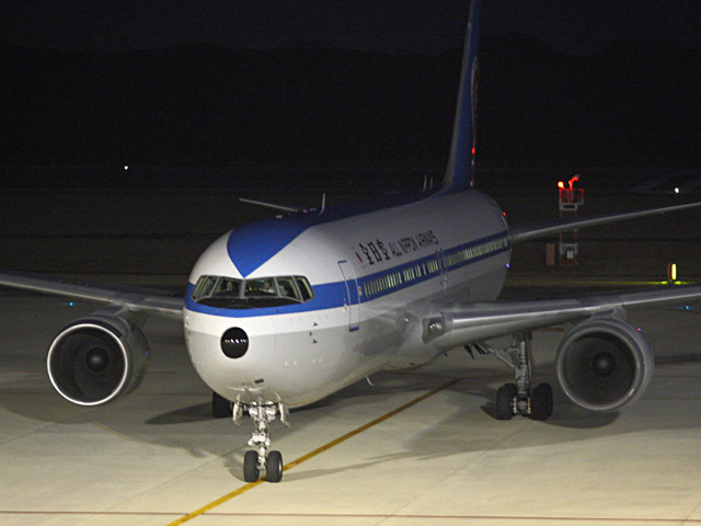 ANA - Boeing 767-300(JA602A)
