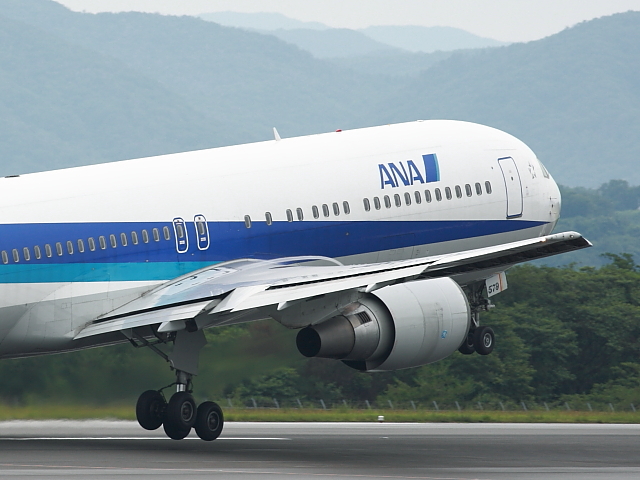 ANA - Boeing767-300(JA8579)