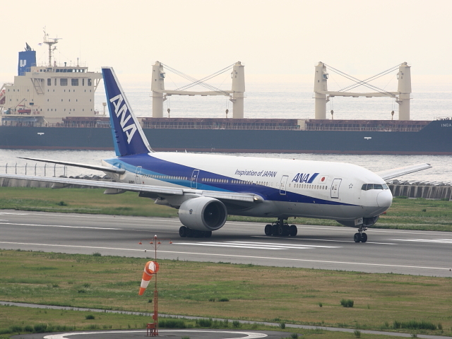 ANA - Boeing777-200(JA8967)