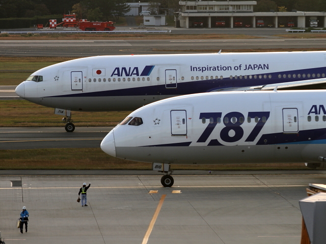 ANA - Boeing777-200(JA714A)<br>ANA - Boeing787-8(JA816A)