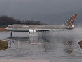 雨の中の着陸 AAR/763
