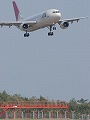 着陸機とローカライザー JAL/AB6